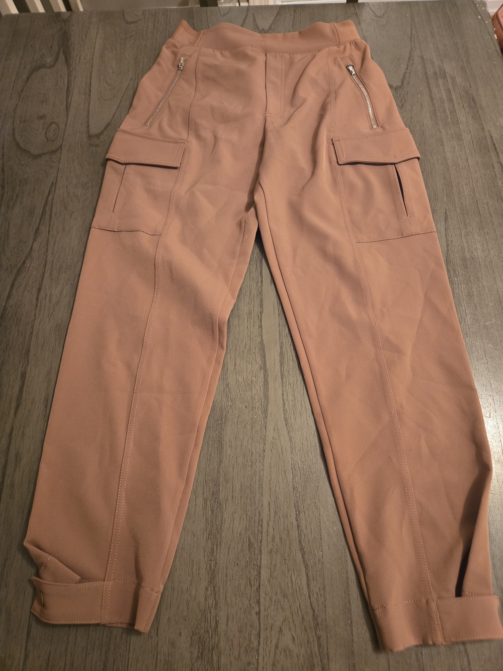 Athleta Endless High Rise Cargo PrimaStretch Pants Womens Size 2/p Tan